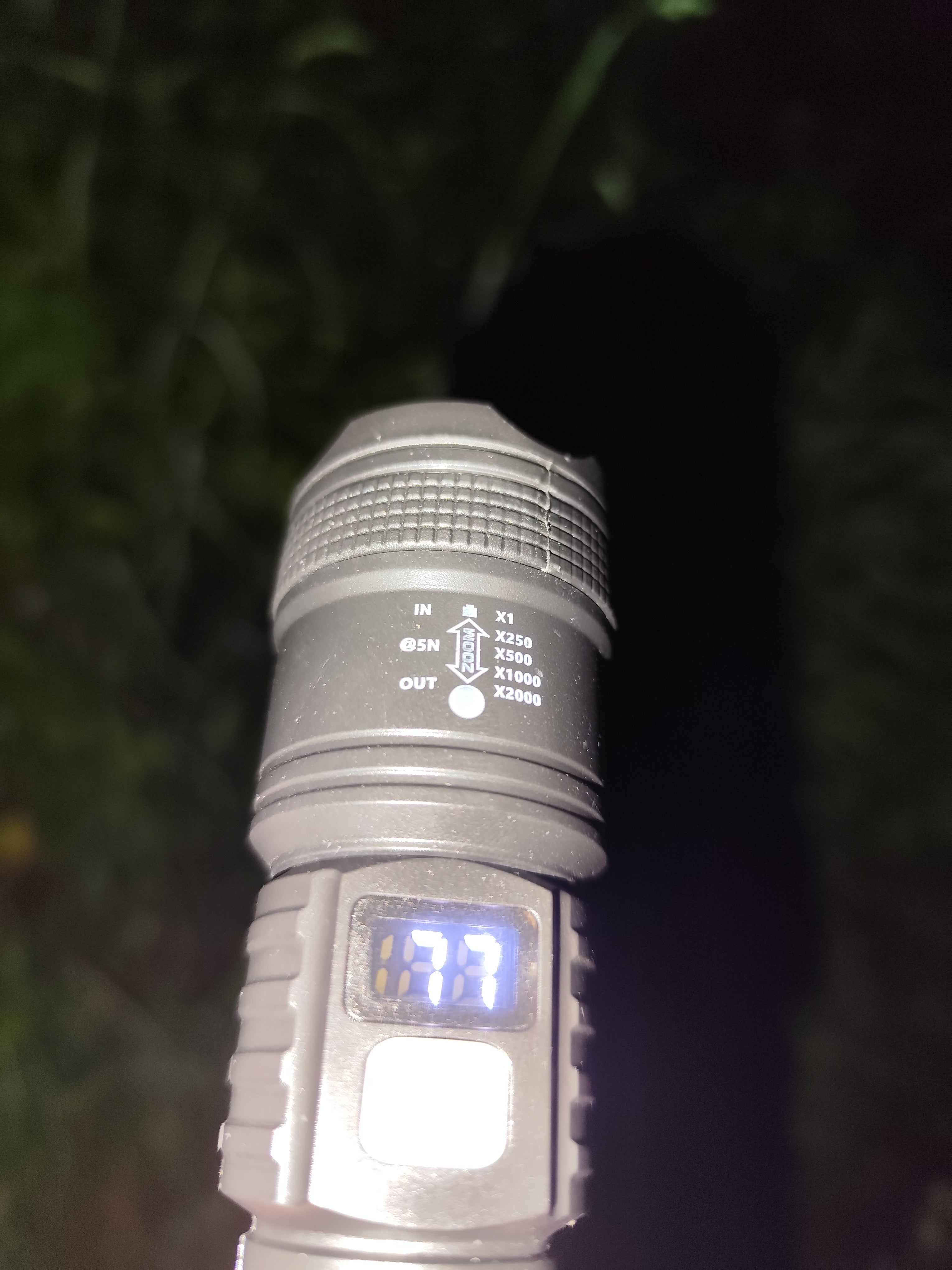 Lampe torche réglable puissante